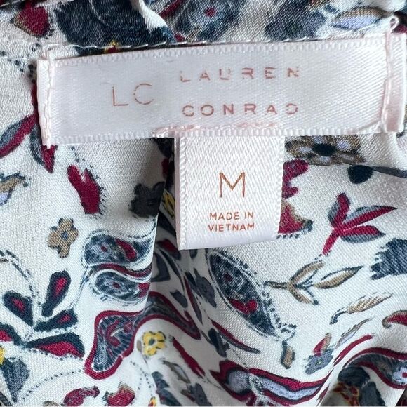 Lauren Conrad white paisley print pleated blouse top size medium - Picture 4 of 5